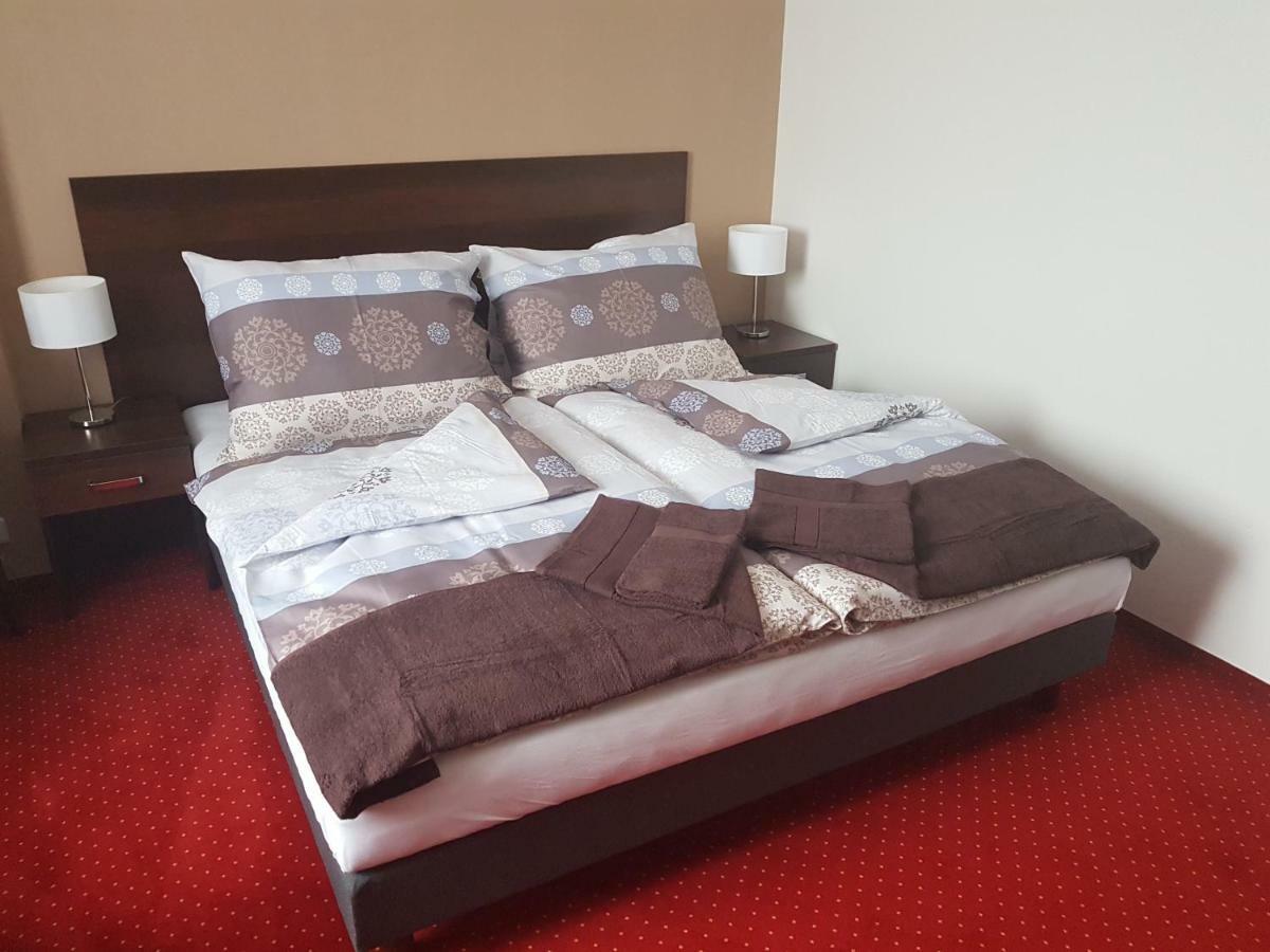 Wellness Hotel Harmonie Тршебонь Екстер'єр фото